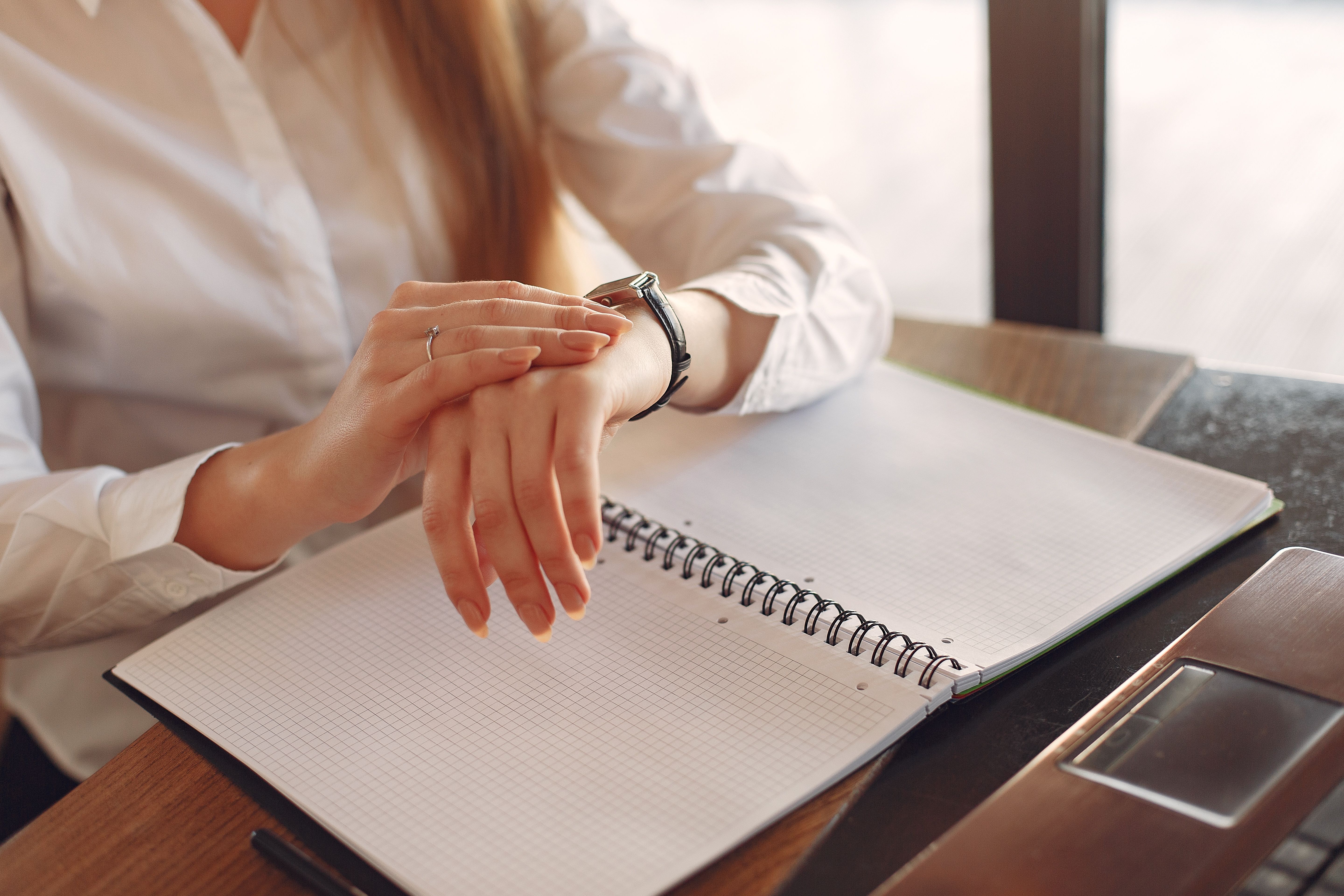5 hábitos que transformarán tu jornada laboral